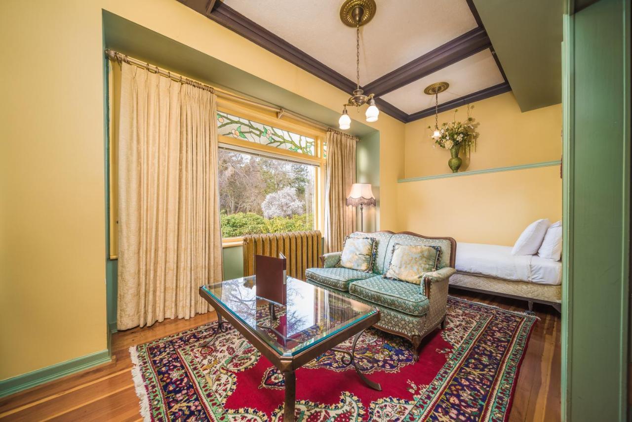 Dashwood Manor Seaside Bed & Breakfast Victoria Eksteriør billede