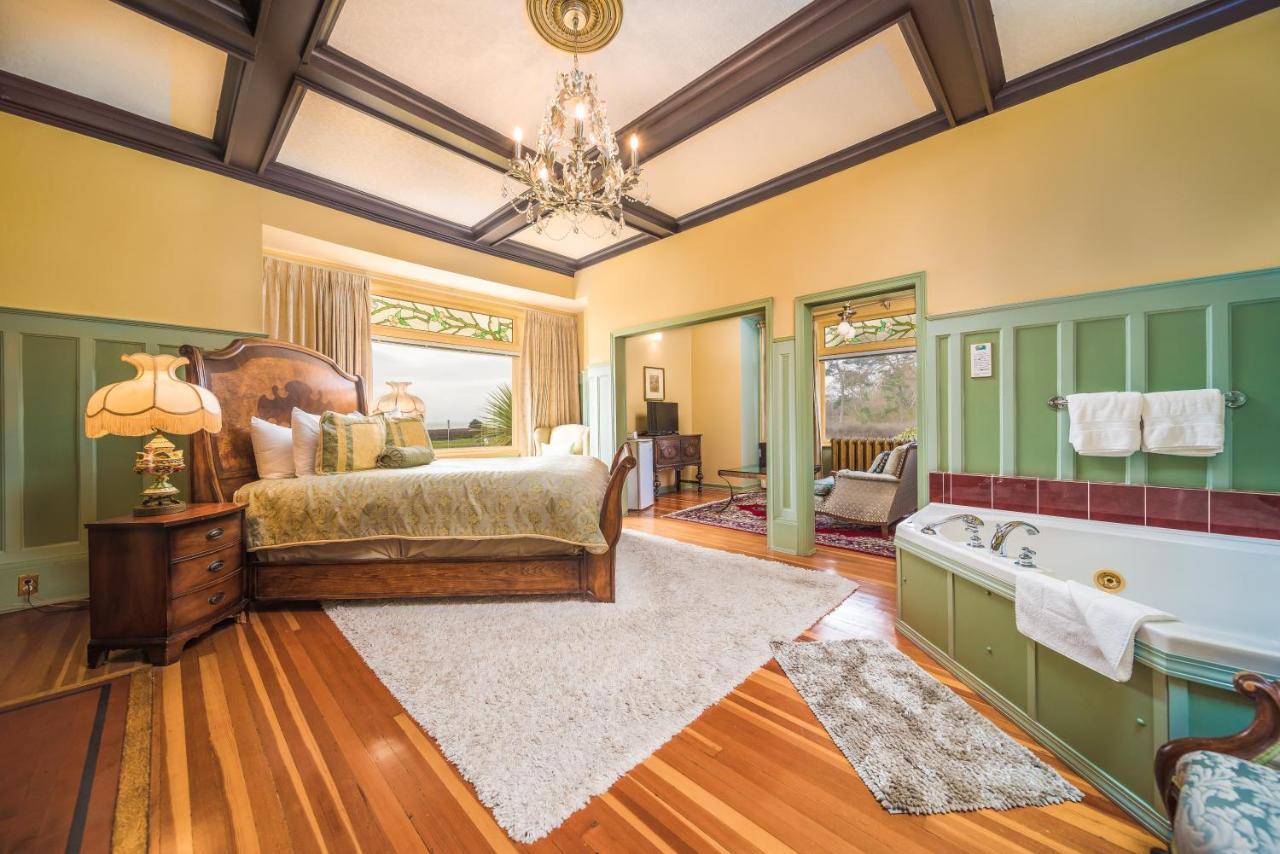 Dashwood Manor Seaside Bed & Breakfast Victoria Eksteriør billede