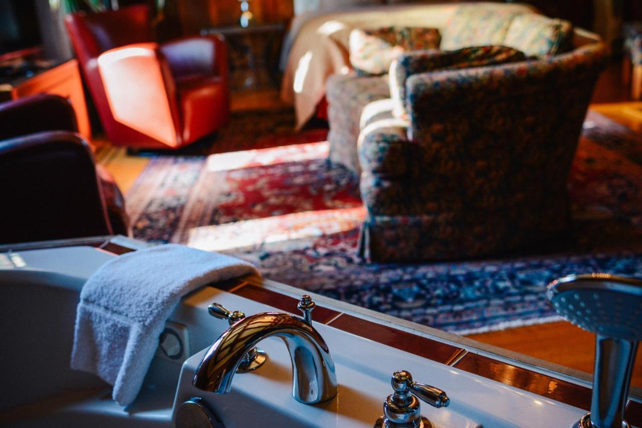 Dashwood Manor Seaside Bed & Breakfast Victoria Eksteriør billede