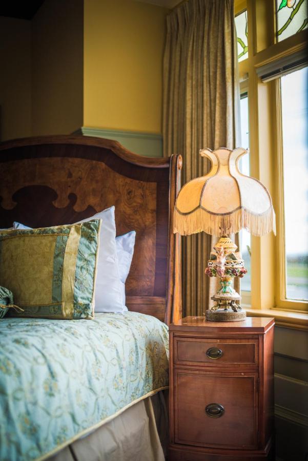 Dashwood Manor Seaside Bed & Breakfast Victoria Eksteriør billede