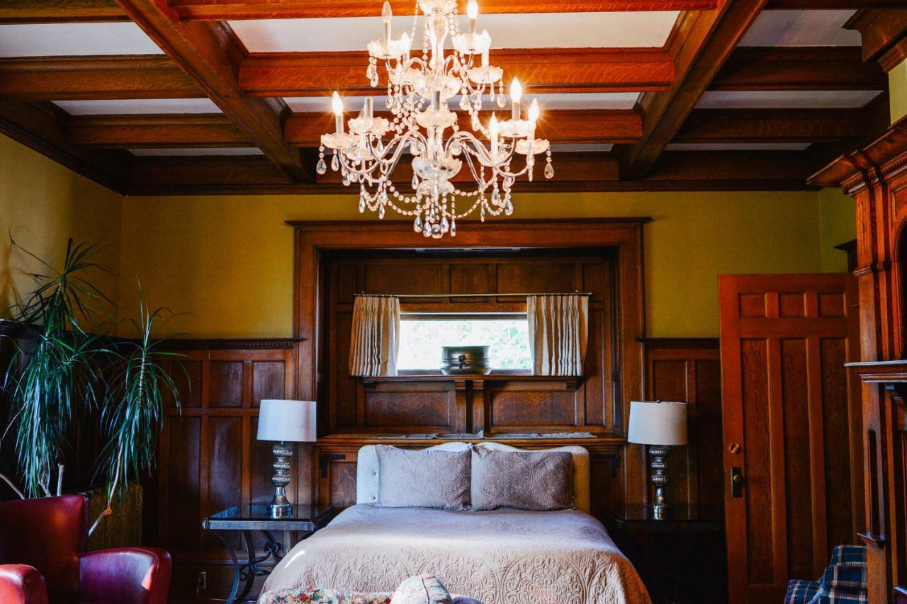 Dashwood Manor Seaside Bed & Breakfast Victoria Eksteriør billede