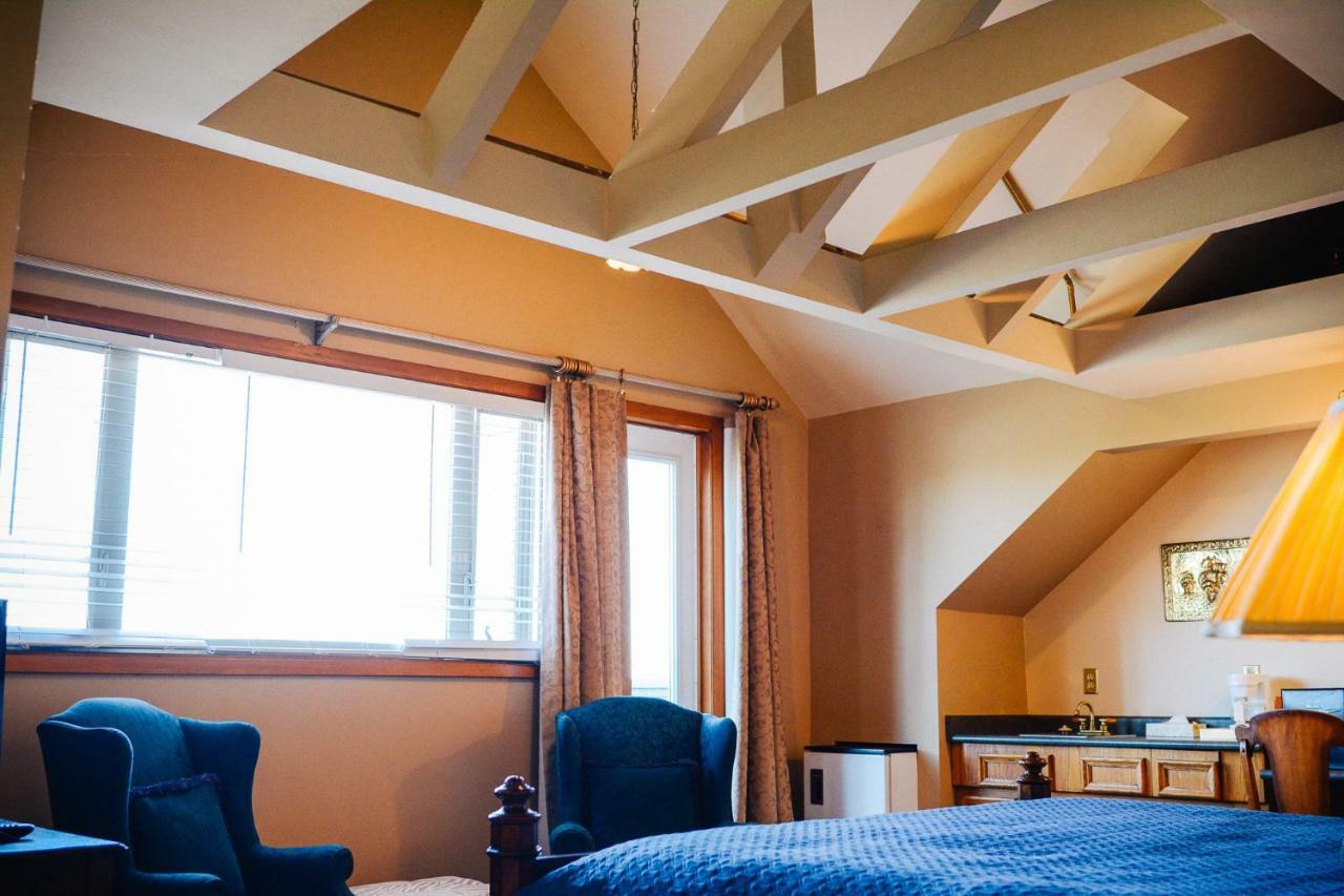 Dashwood Manor Seaside Bed & Breakfast Victoria Eksteriør billede