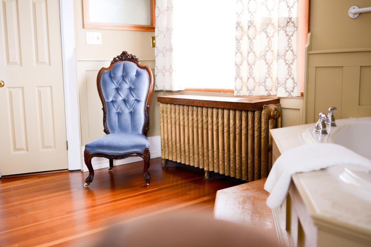 Dashwood Manor Seaside Bed & Breakfast Victoria Eksteriør billede