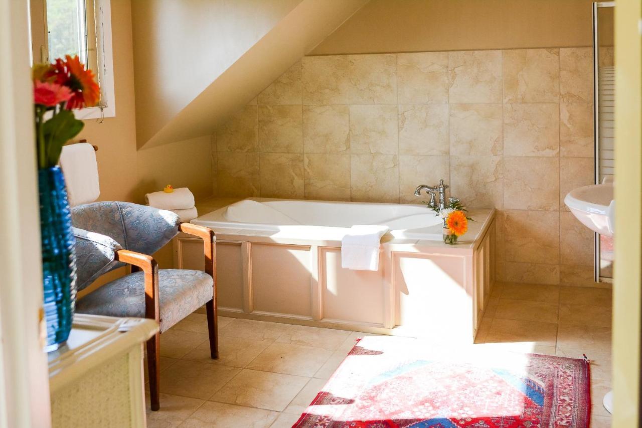 Dashwood Manor Seaside Bed & Breakfast Victoria Eksteriør billede