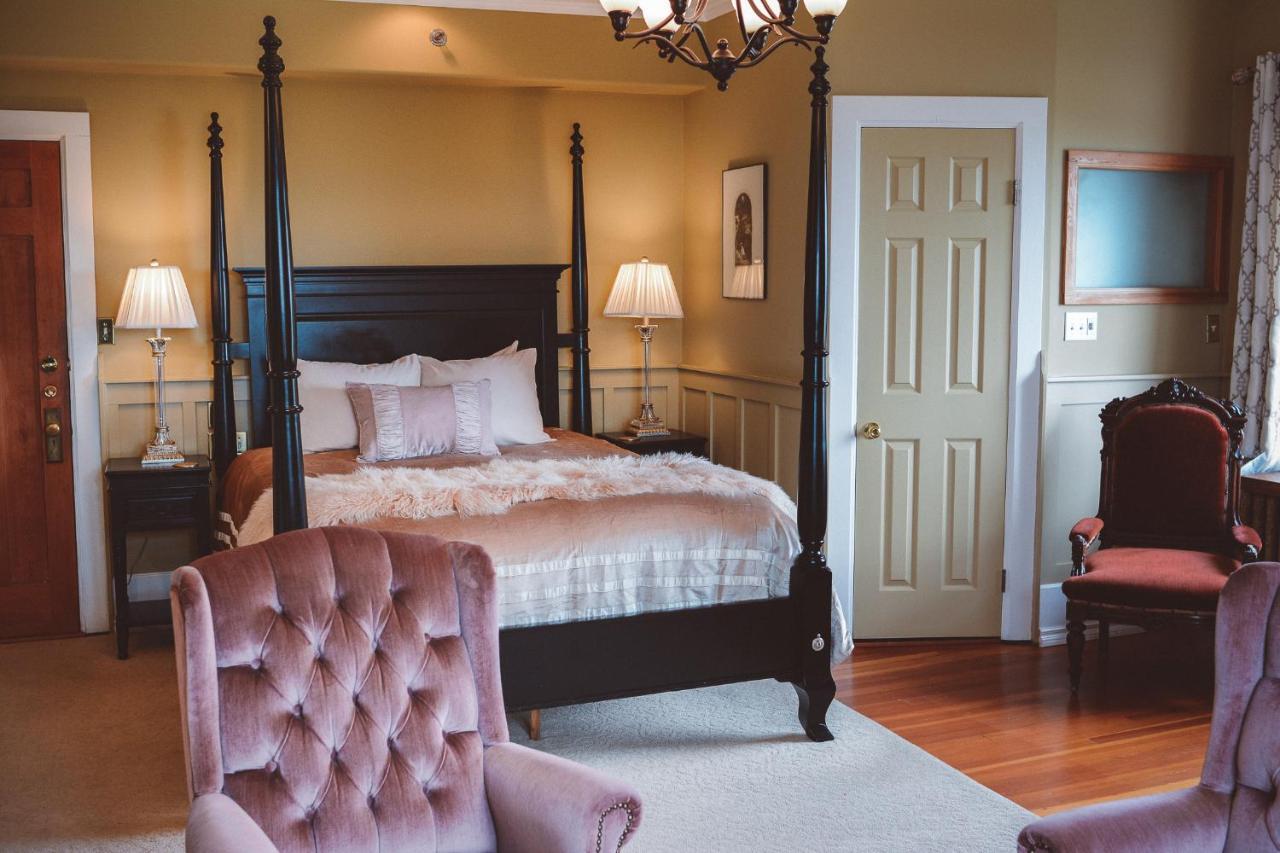 Dashwood Manor Seaside Bed & Breakfast Victoria Eksteriør billede
